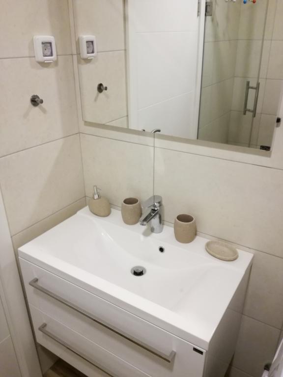 Apartment Victoria Dobra Voda Bagian luar foto